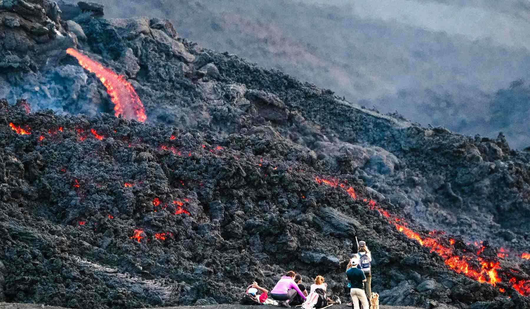 Fließende Lava am Pacaya - Dimitry B