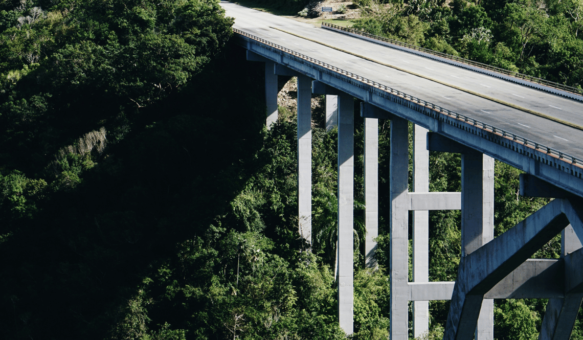 Bacunayagua bridge by Jennifer Chen_Unsplash